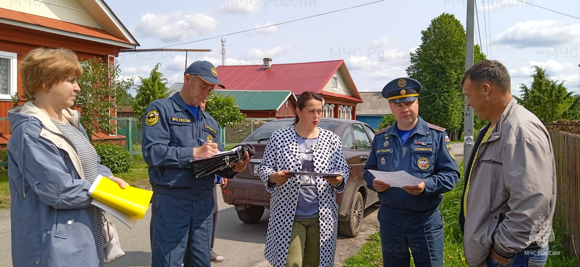 В поселке Верхний Ландех прошла акция «Пожарный извещатель в жилой дом» -  Новости - Главное управление МЧС России по Ивановской области