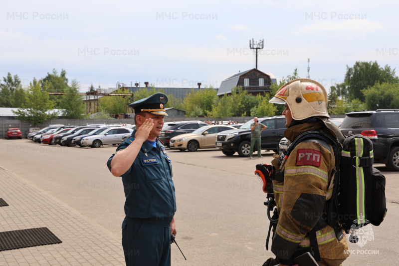 Под руководством начальника регионального МЧС прошли учения на территории завода «Профессионал»