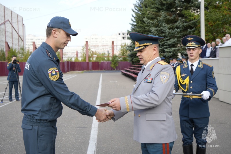 Начальник Главного управления поздравил пожарную академию с 58-й годовщиной со дня образования